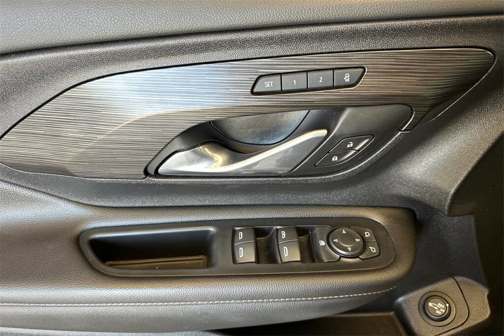 Used 2020 GMC Terrain SLT w/ Preferred Package image 12