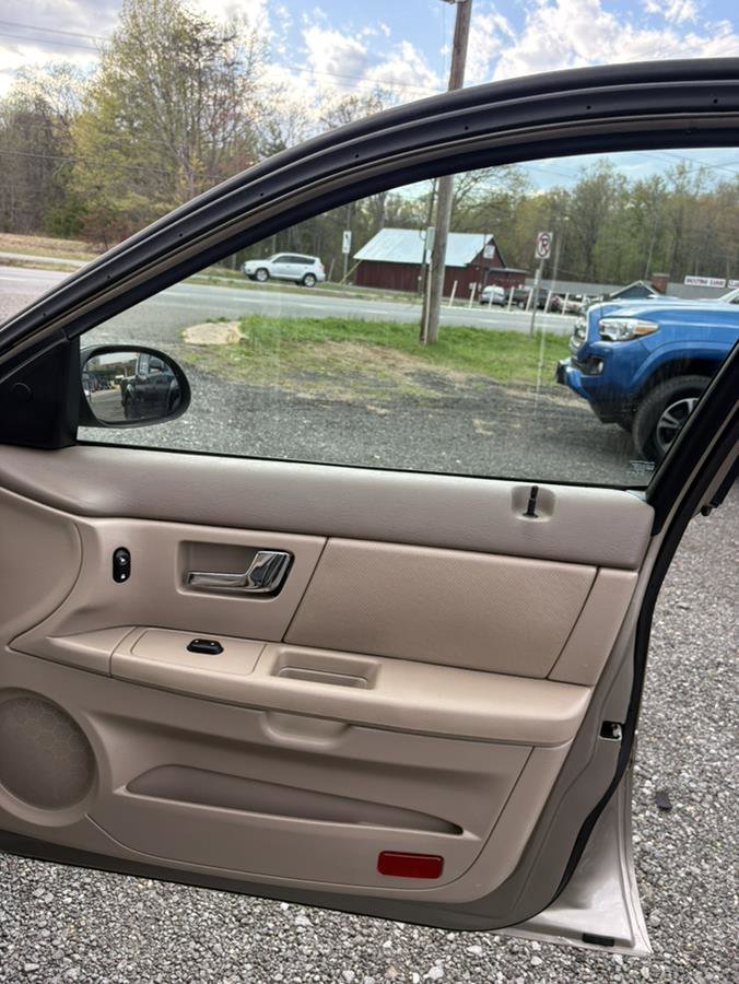 Used 2003 Ford Taurus LX image 22