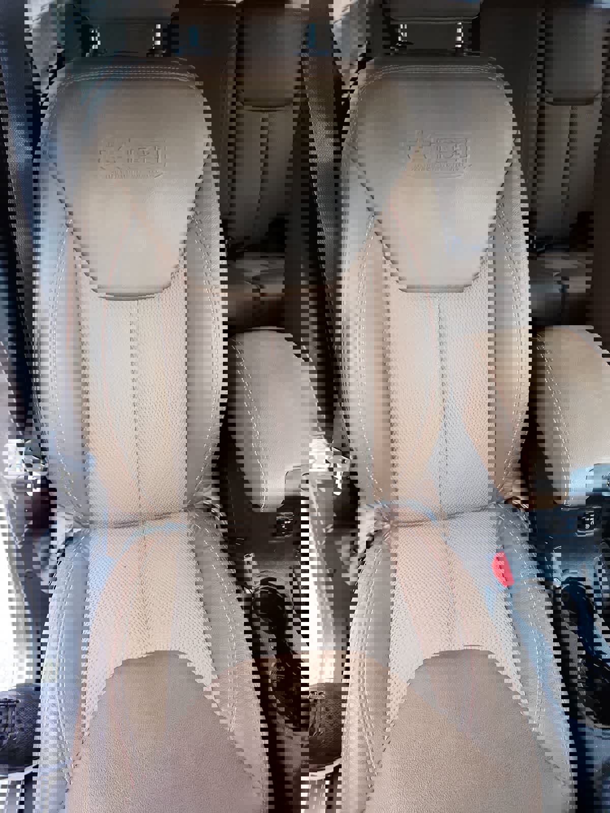 Used 2016 Jeep Wrangler Unlimited Sahara AWD/4WD image 18