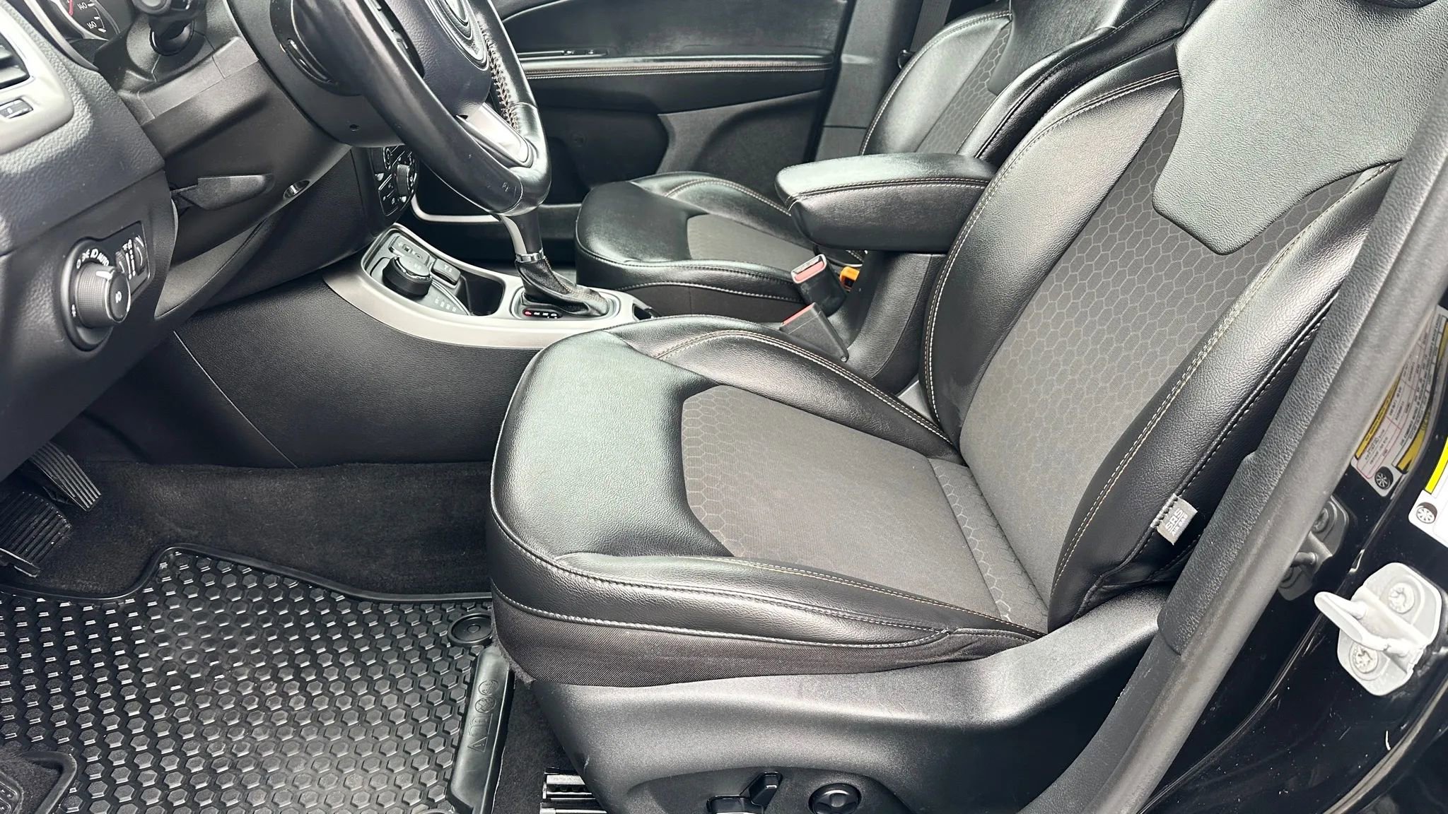 Used 2019 Jeep Compass Latitude w/ Popular Equipment Group image 10