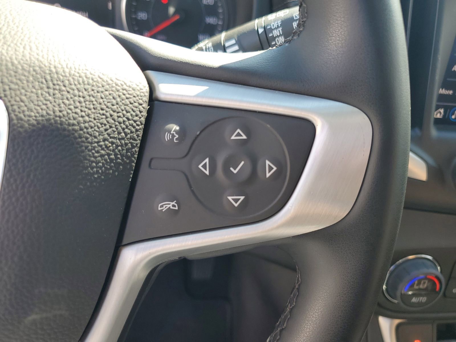 Used 2023 GMC Terrain SLT w/ Elevation Edition FWD image 13
