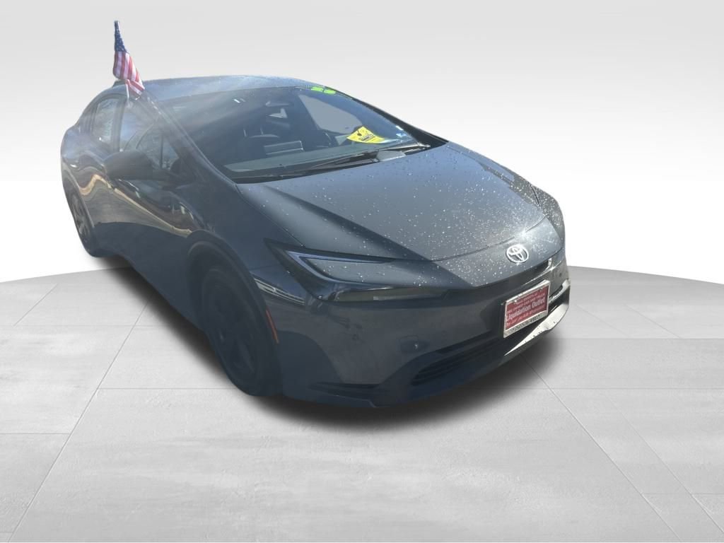 Used 2023 Toyota Prius LE image 31