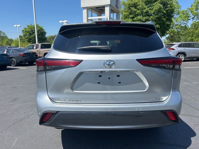 Used 2022 Toyota Highlander Limited FWD image 8