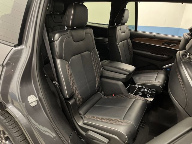 Used 2025 Jeep Grand Cherokee L Summit image 35