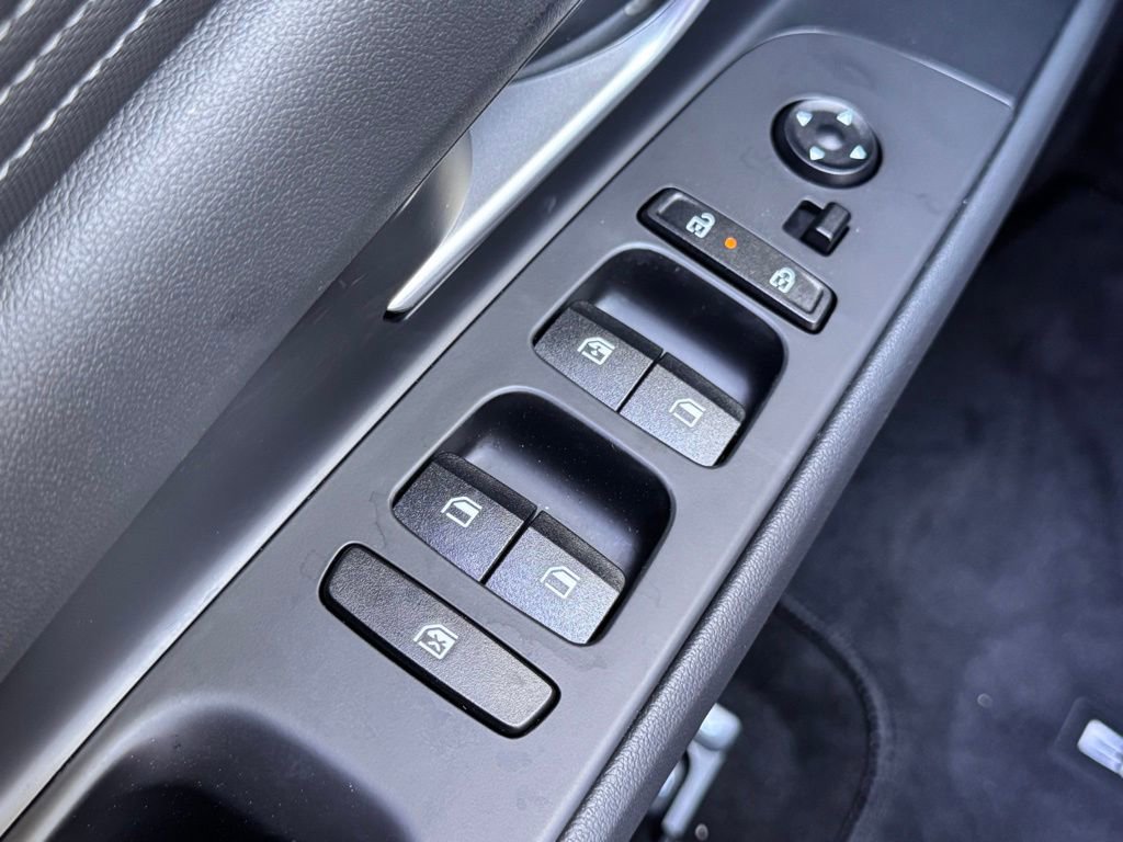 New 2026 Hyundai Elantra Limited FWD image 25