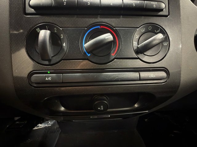 Used 2004 Ford F150 XLT AWD/4WD image 3