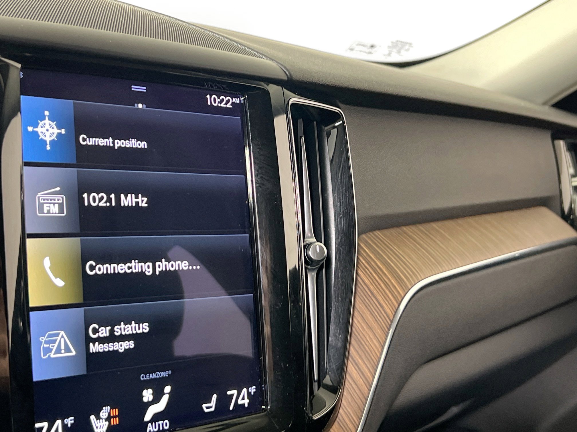 Used 2021 Volvo XC60 T5 Momentum w/ Premium Package image 15