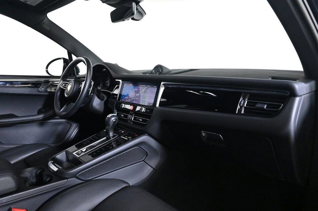 Used 2025 Porsche Macan S image 17