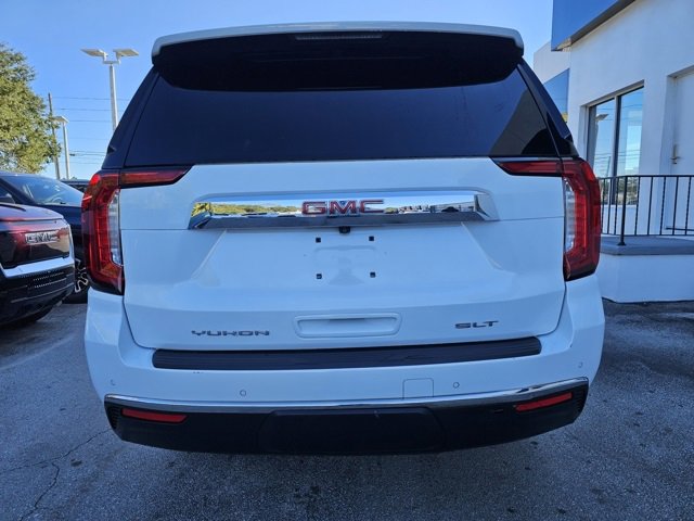 Used 2023 GMC Yukon XL SLT w/ SLT Luxury Package image 4