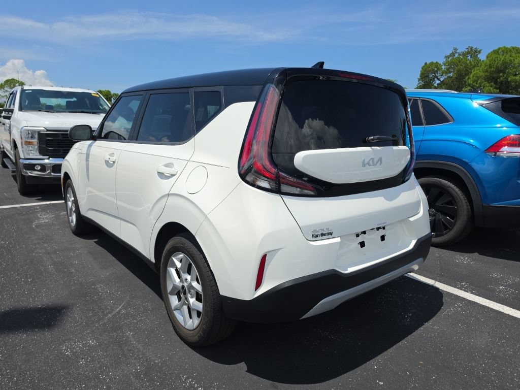 Certified 2024 Kia Soul S FWD image 11