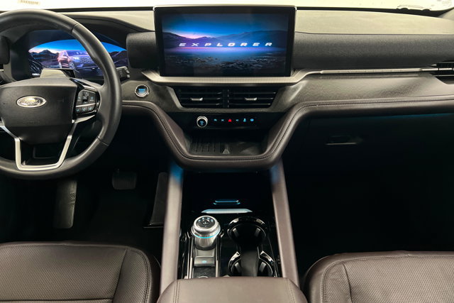 Used 2025 Ford Explorer Platinum w/ LUX Leather Package AWD/4WD image 13