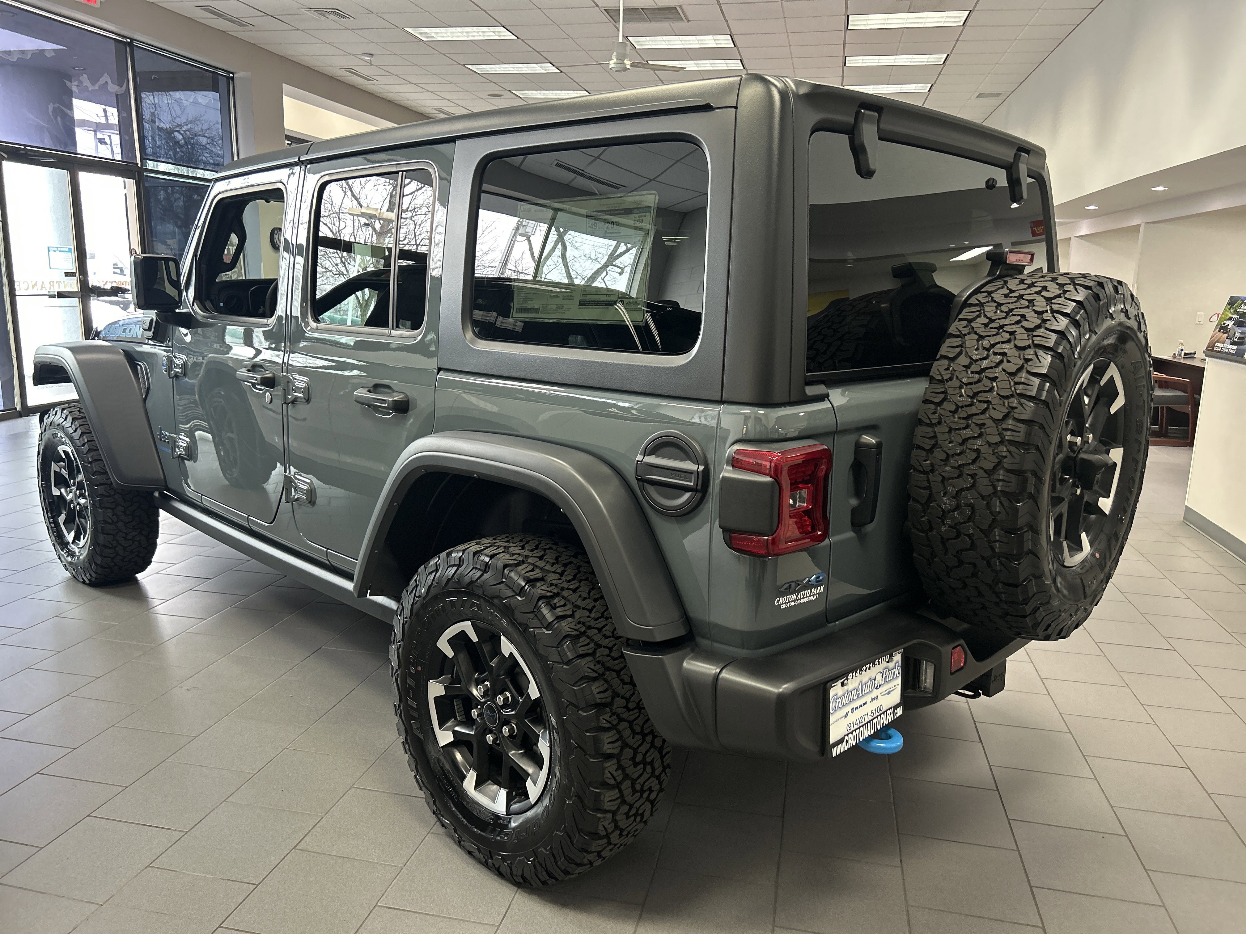 New 2024 Jeep Wrangler Unlimited Rubicon 4xe w/ Convenience Group image 4