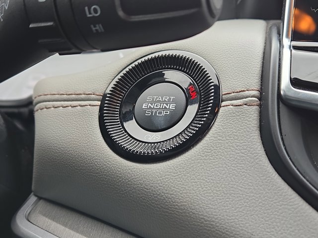 Used 2025 Jeep Compass Limited AWD/4WD image 24