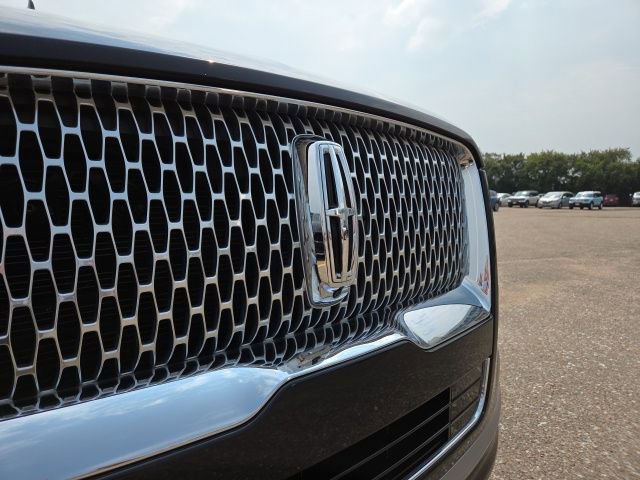 Used 2022 Lincoln Navigator L Reserve image 13