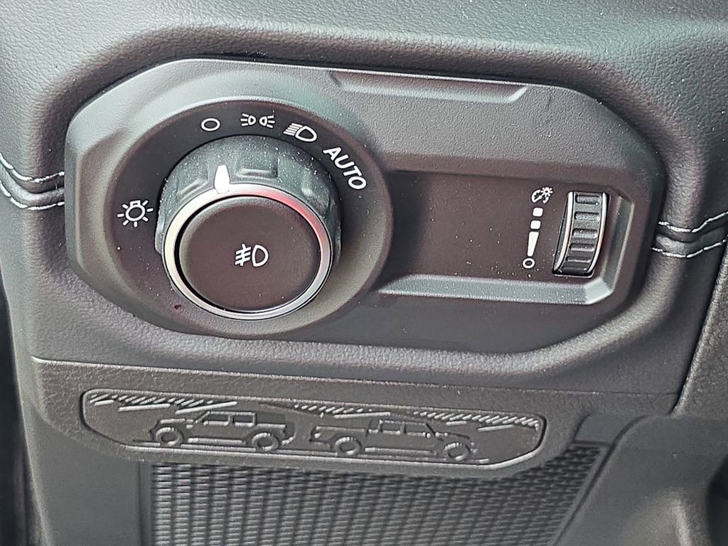 New 2025 Jeep Wrangler Unlimited Sahara AWD/4WD image 26