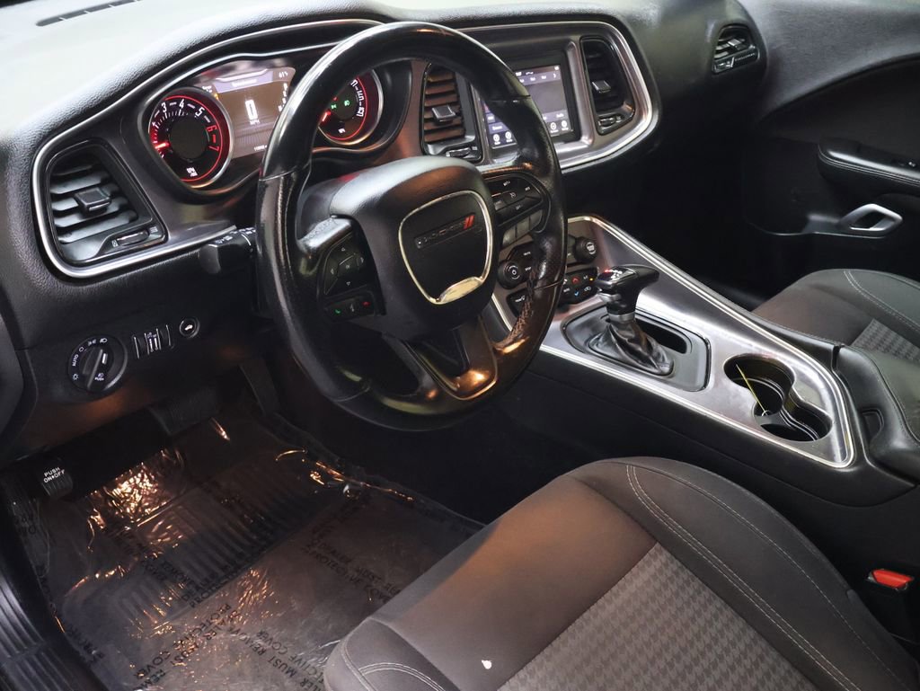 Used 2018 Dodge Challenger R/T RWD image 16