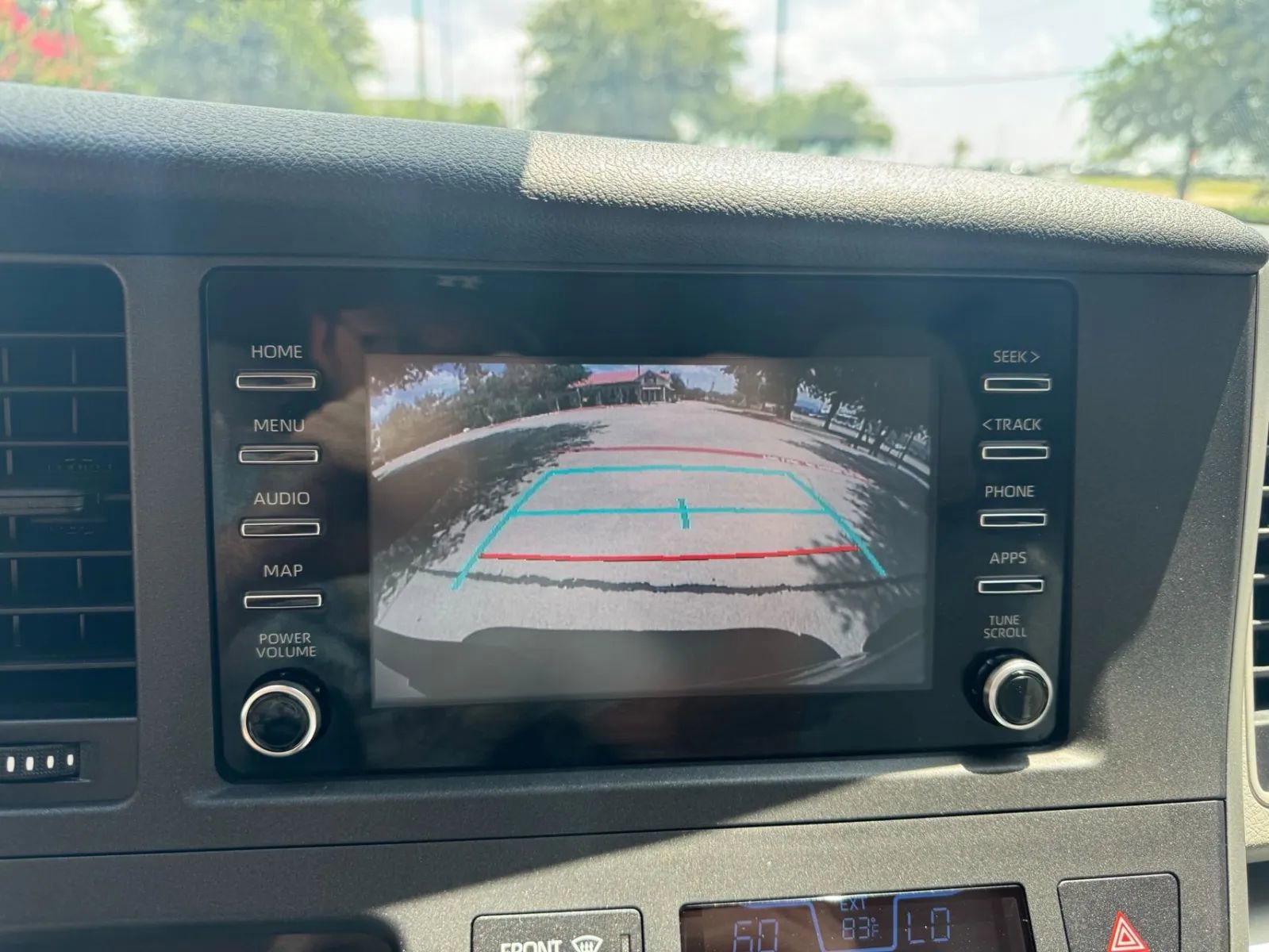 Used 2020 Toyota Sienna L FWD image 24
