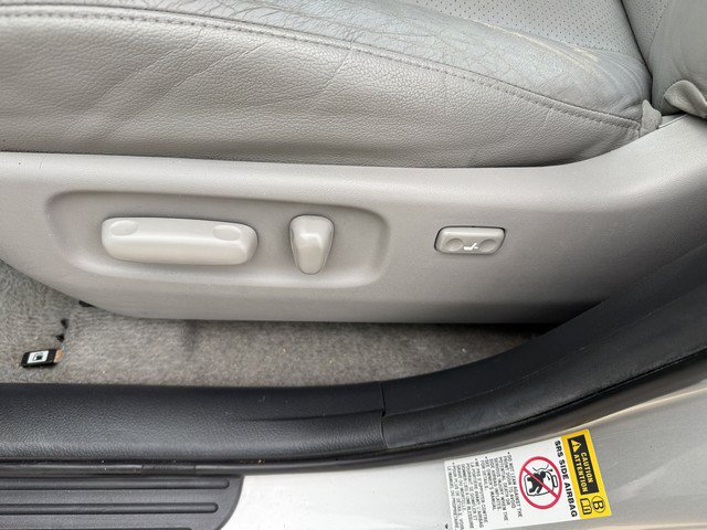 Used 2010 Toyota RAV4 Limited AWD/4WD image 16