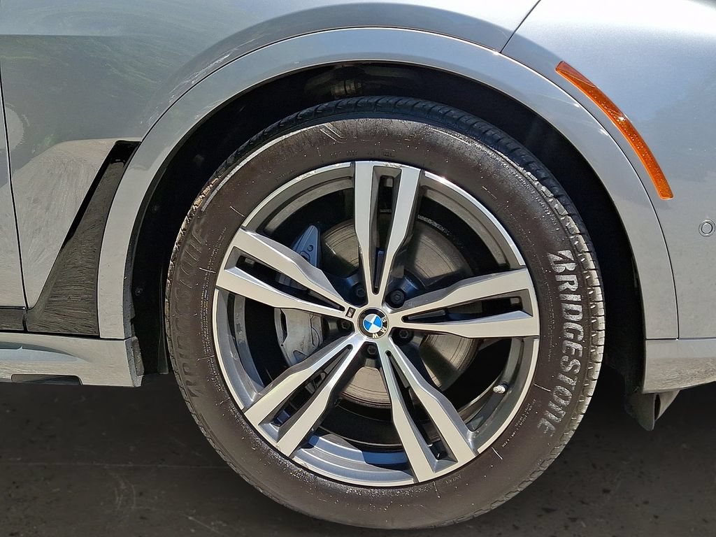 Certified 2024 BMW X7 xDrive40i w/ M Sport Package AWD/4WD image 9