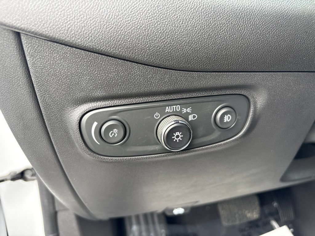 Used 2024 Chevrolet Equinox Premier AWD/4WD image 19