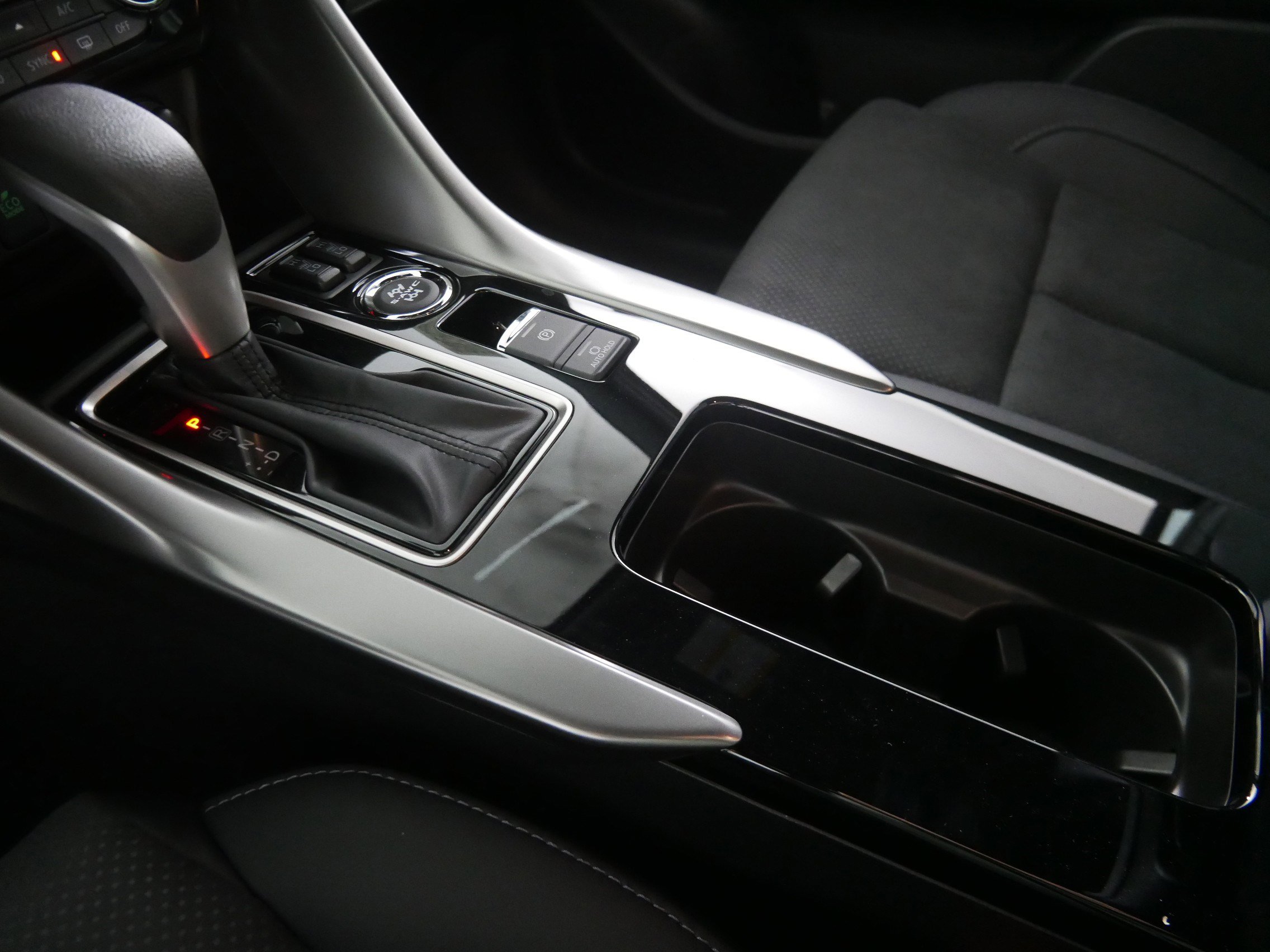 New 2025 Mitsubishi Eclipse Cross Black Edition image 6