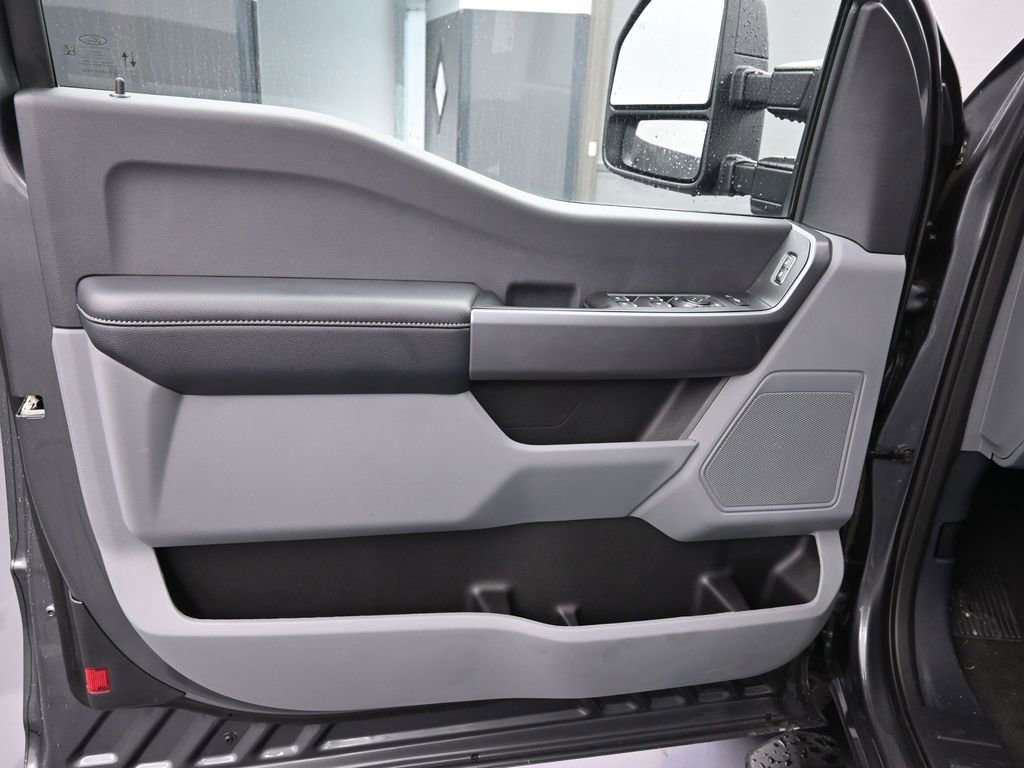 New 2025 Ford F250 XLT image 24