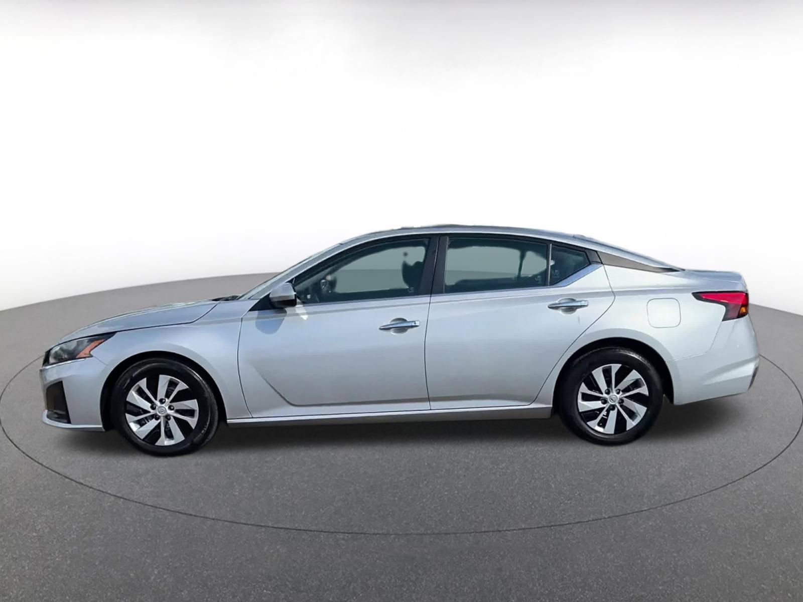 Used 2023 Nissan Altima 2.5 S image 9