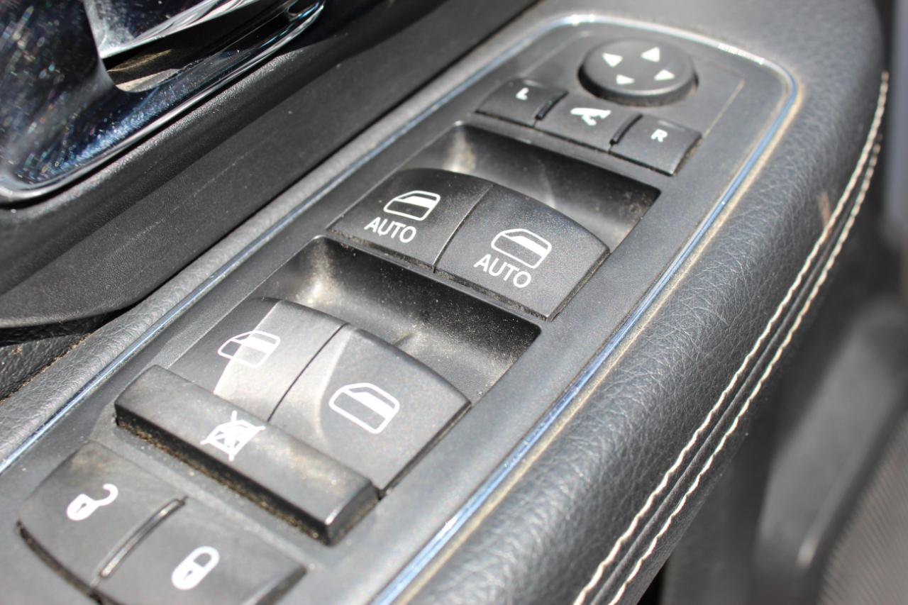Used 2016 RAM 1500 Laramie w/ Convenience Group AWD/4WD image 22