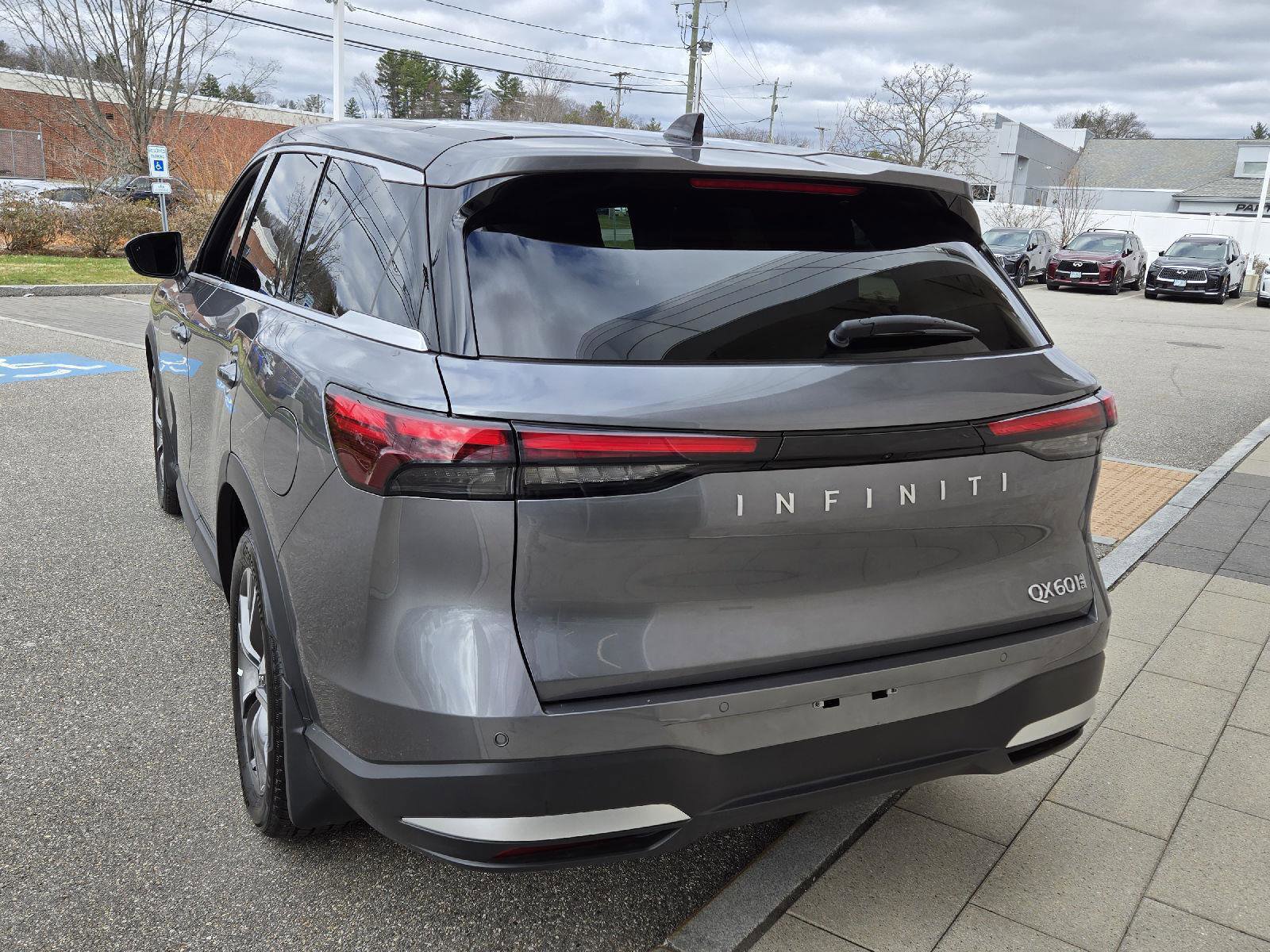 Certified 2026 INFINITI QX60 Pure w/ Cargo Package image 12