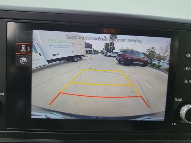Used 2024 Kia Carnival LX FWD image 19
