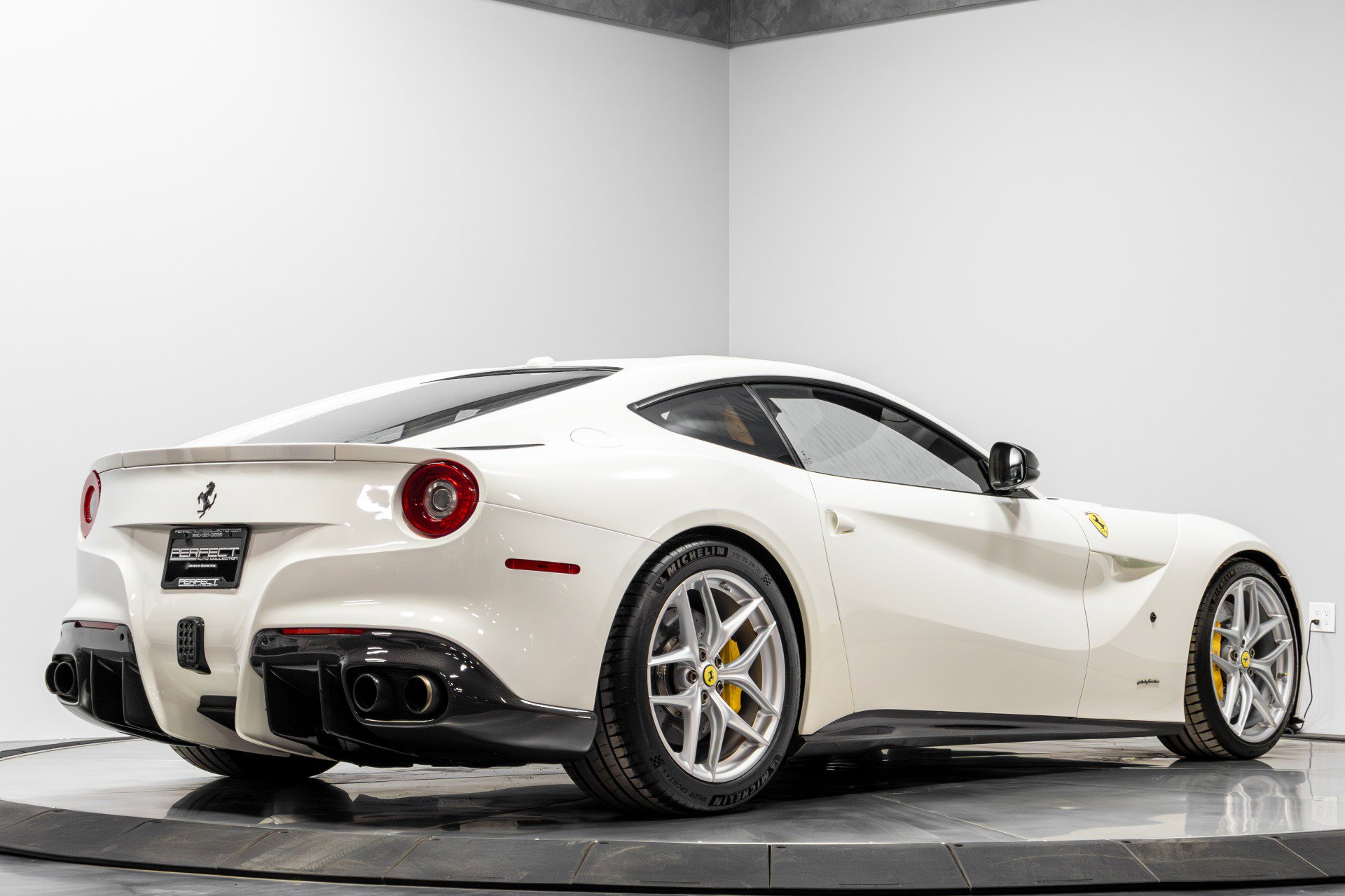 Used 2015 Ferrari F12 Berlinetta image 15