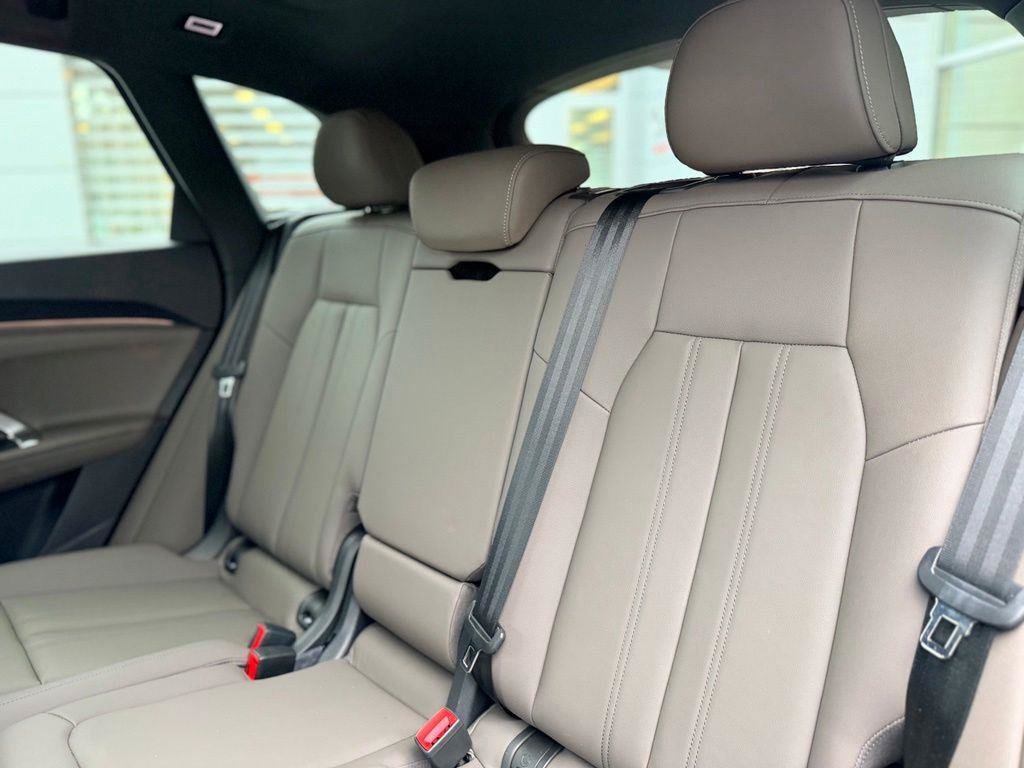 Certified 2025 Audi Q5 Premium w/ Convenience Package AWD/4WD image 15