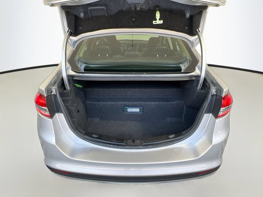 Used 2017 Ford Fusion Energi SE FWD image 26