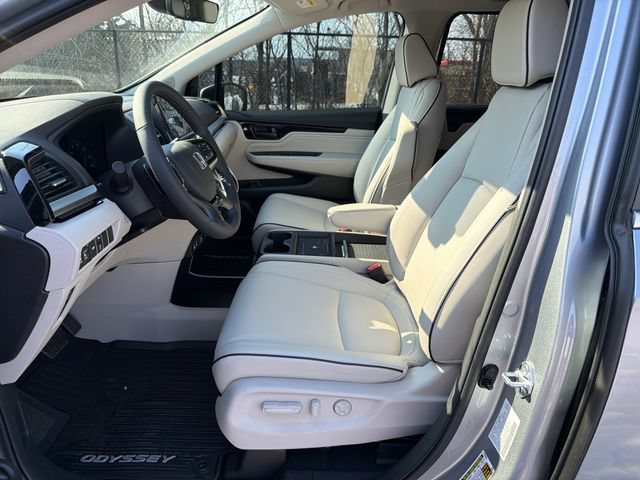 New 2026 Honda Odyssey Touring image 17