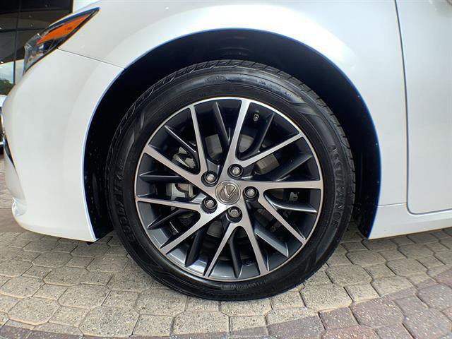 Used 2016 Lexus ES 350 w/ Luxury Package w/Wood Trim FWD image 2