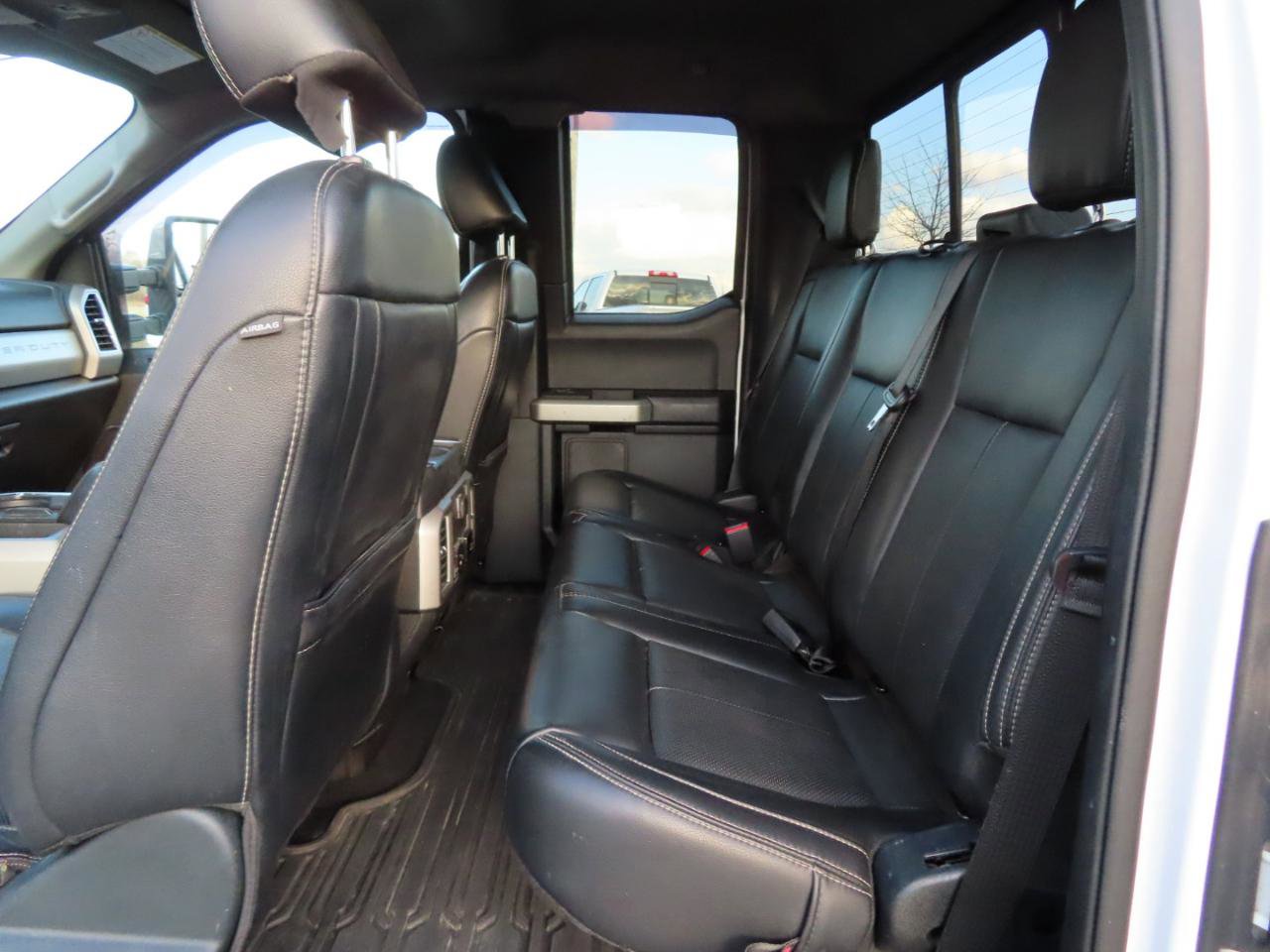 Used 2021 Ford F350 Lariat w/ Chrome Package image 39