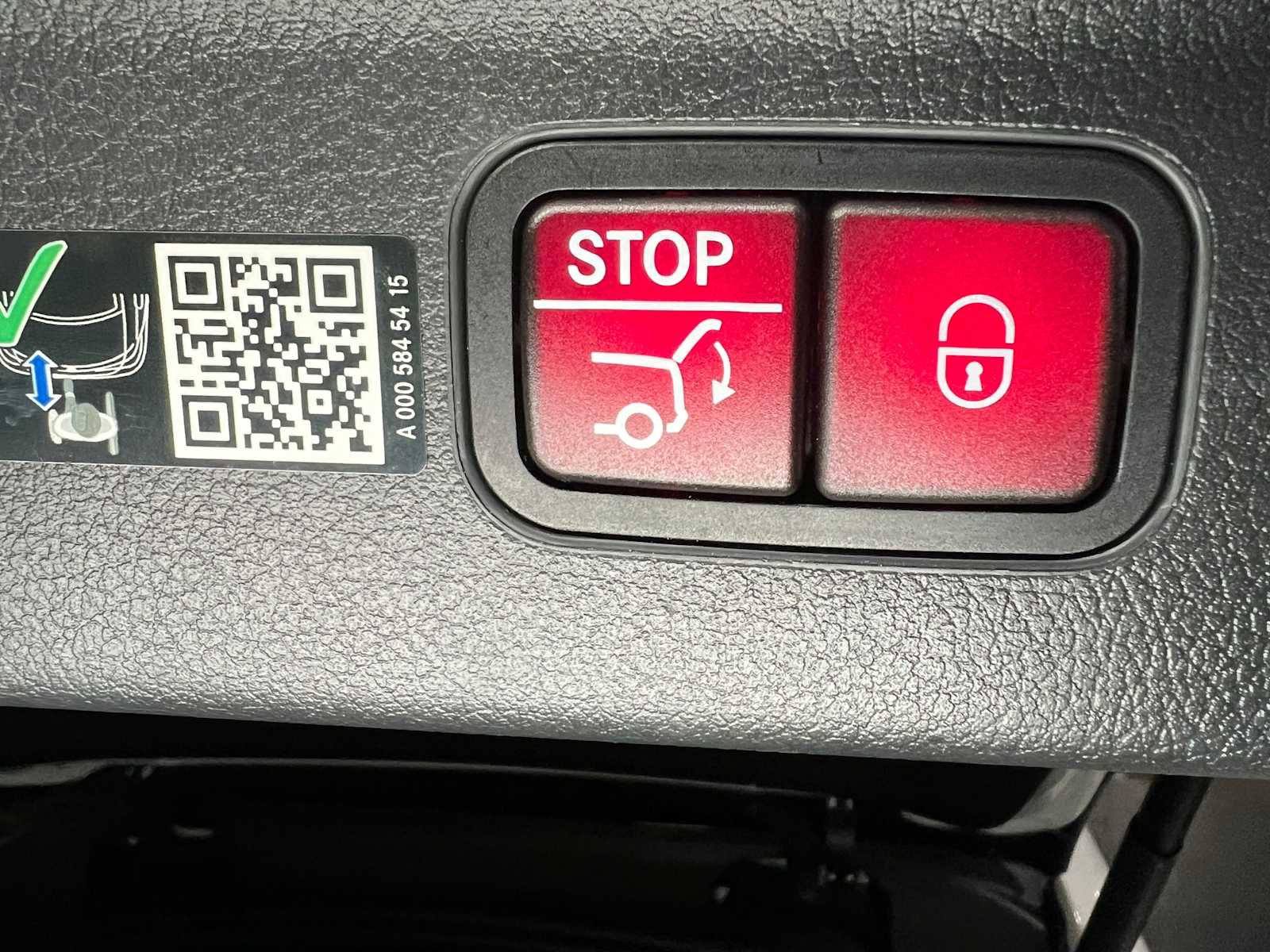 Used 2026 Mercedes-Benz EQE 320 4MATIC SUV image 17