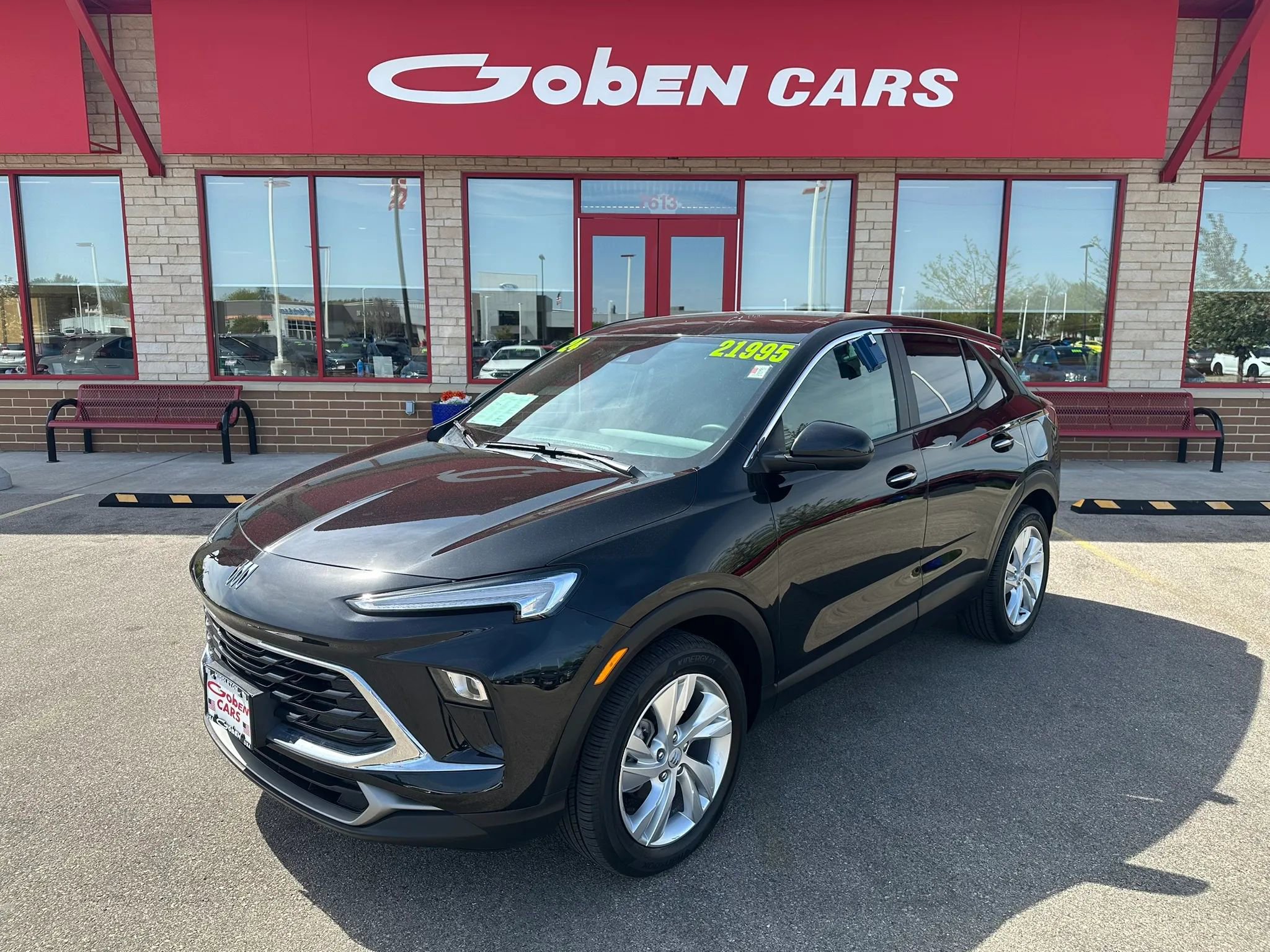 Used 2024 Buick Encore GX Preferred FWD image 1