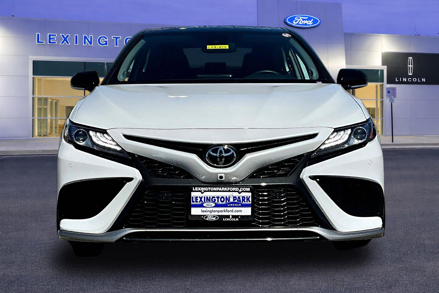 Used 2024 Toyota Camry XSE w/ Navigation Package FWD image 2