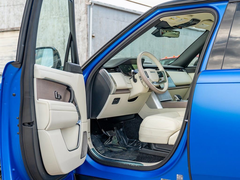 New 2025 Land Rover Range Rover Autobiography image 10