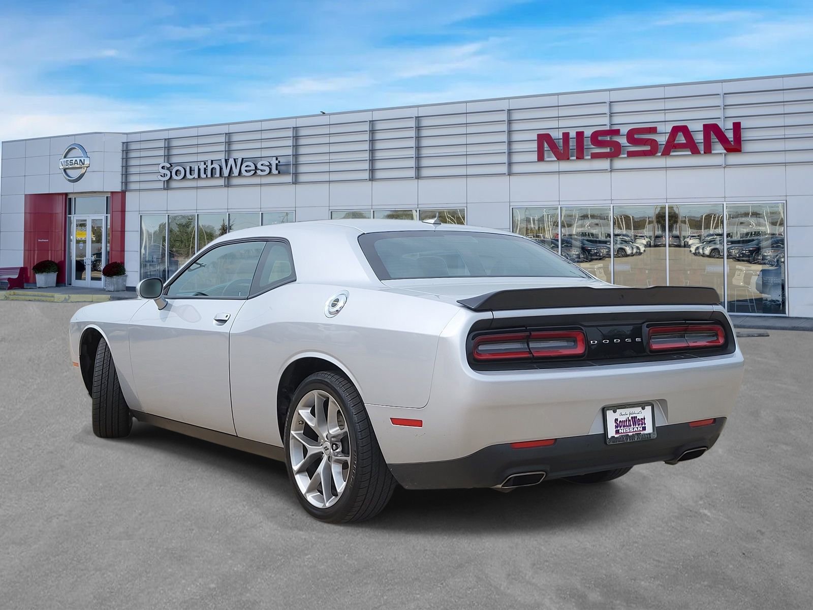 Used 2023 Dodge Challenger SXT w/ Plus Package RWD image 8