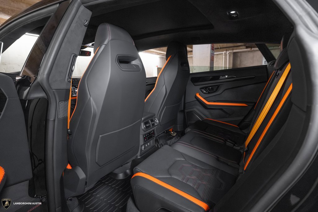 Used 2025 Lamborghini Urus SE image 39
