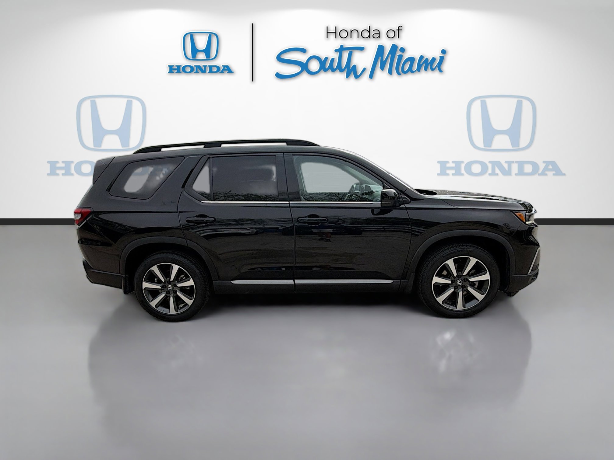 Certified 2023 Honda Pilot Touring image 8