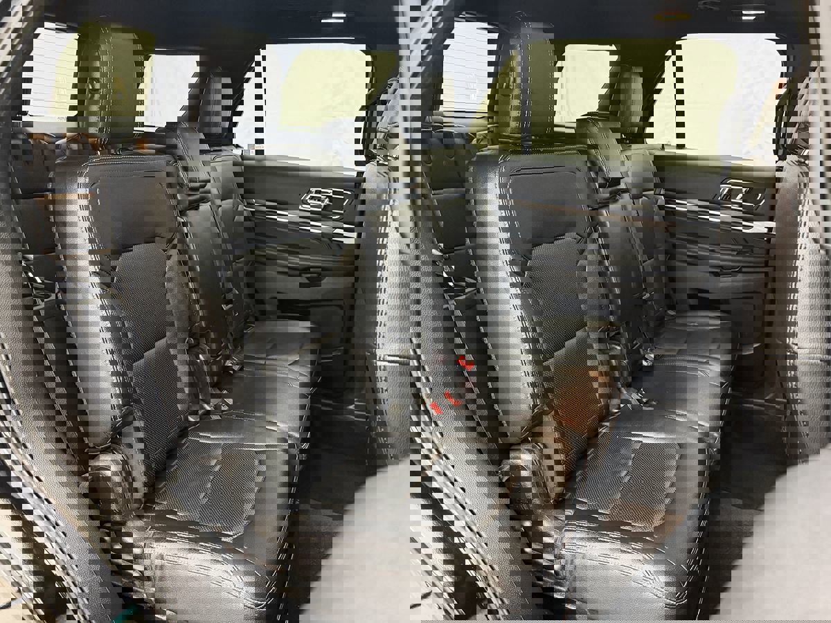 Used 2016 Ford Explorer Limited image 29