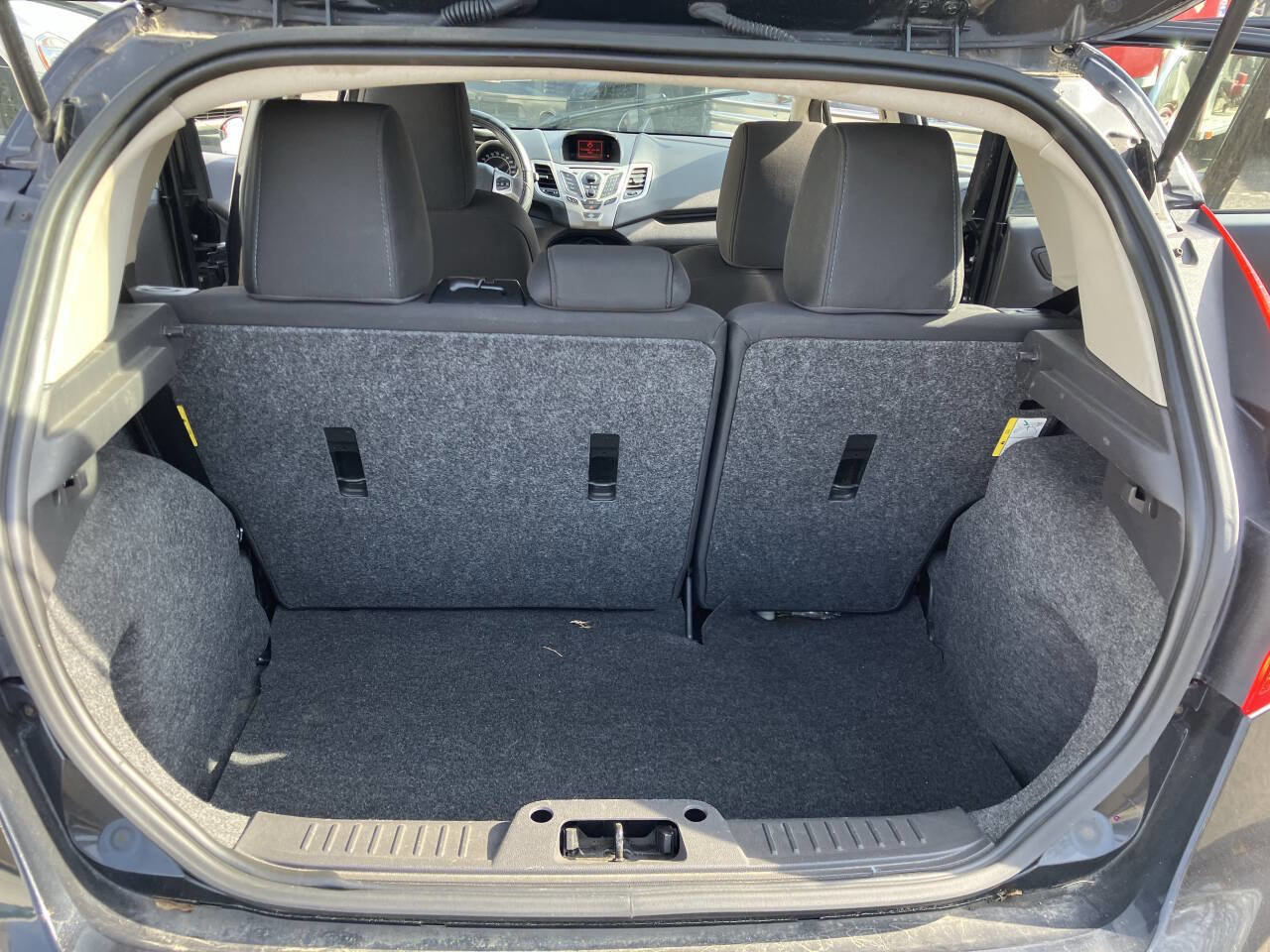 Used 2011 Ford Fiesta SE w/ 203A Rapid Spec Order Code image 29