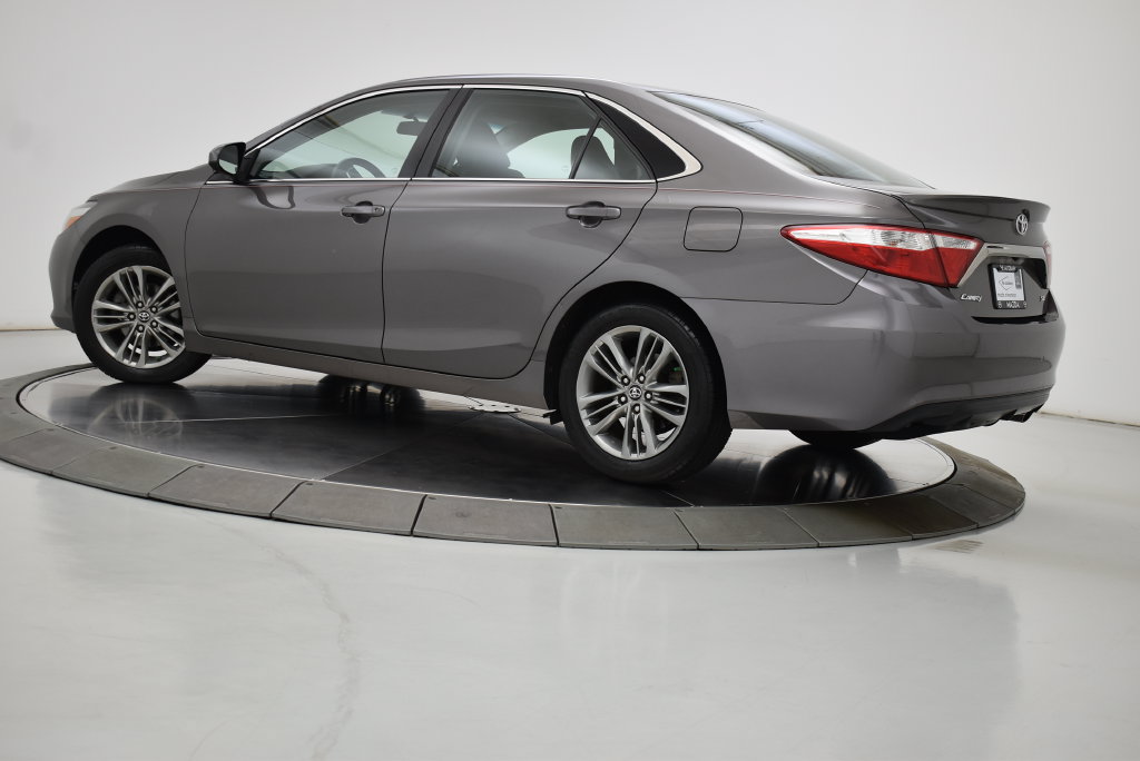 Used 2017 Toyota Camry SE FWD image 6