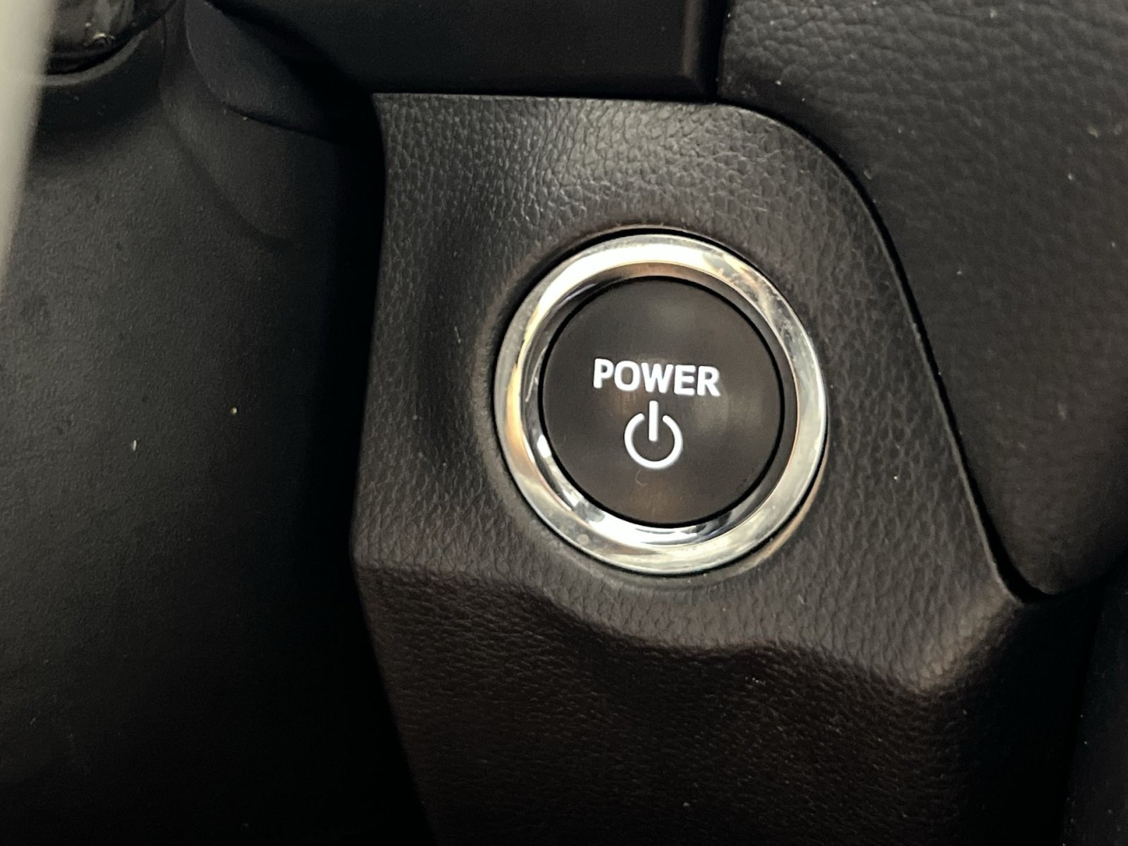 Used 2025 Toyota RAV4 XLE AWD/4WD image 35