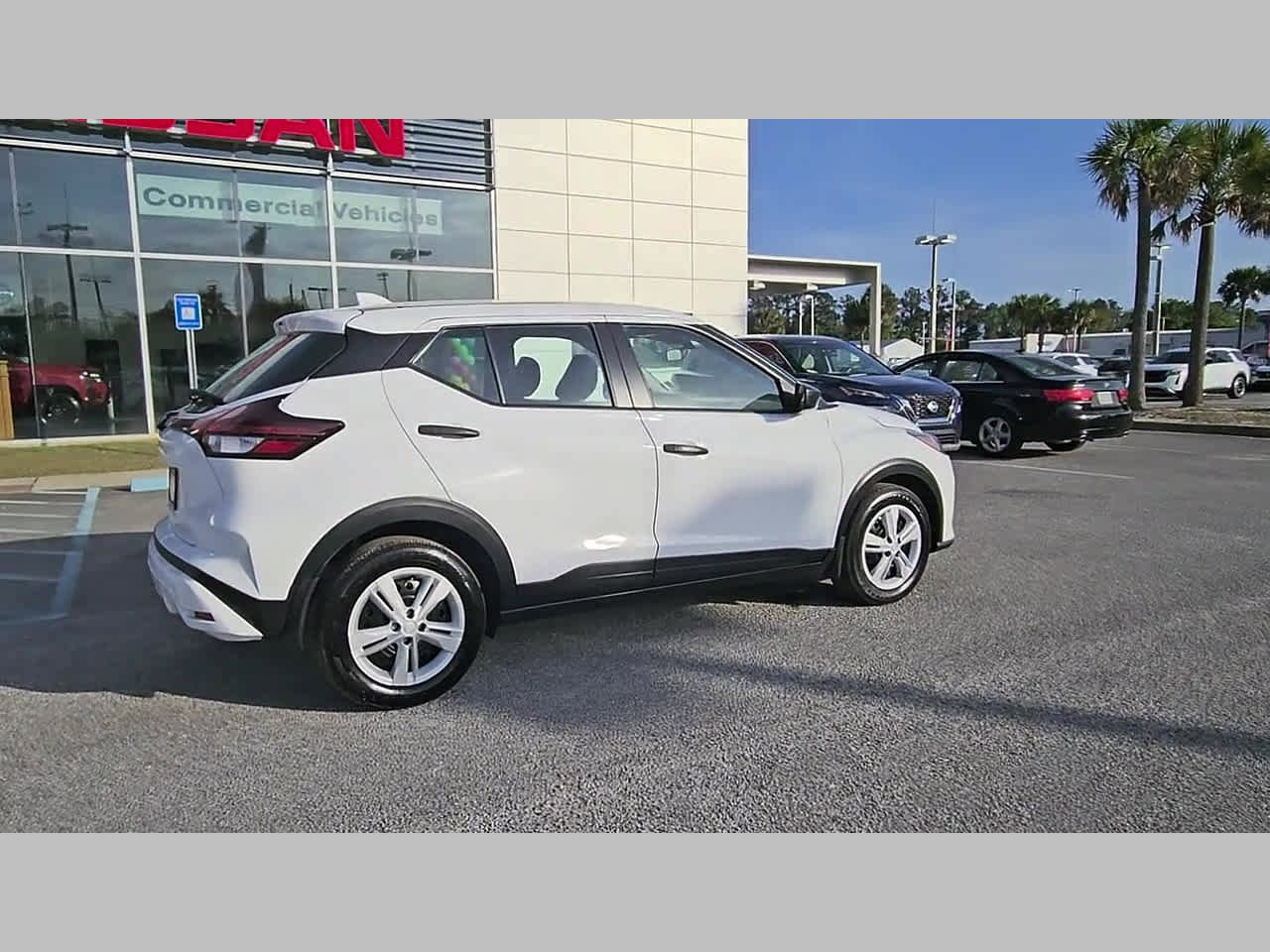 Used 2025 Nissan Kicks Play S image 31