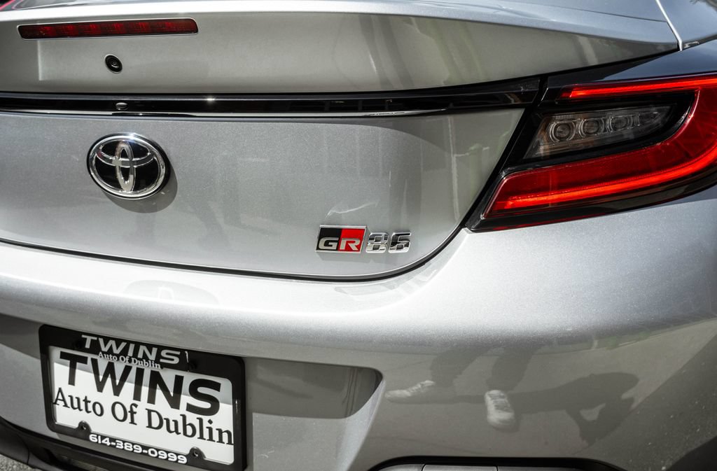 Used 2025 Toyota GR86 RWD image 33