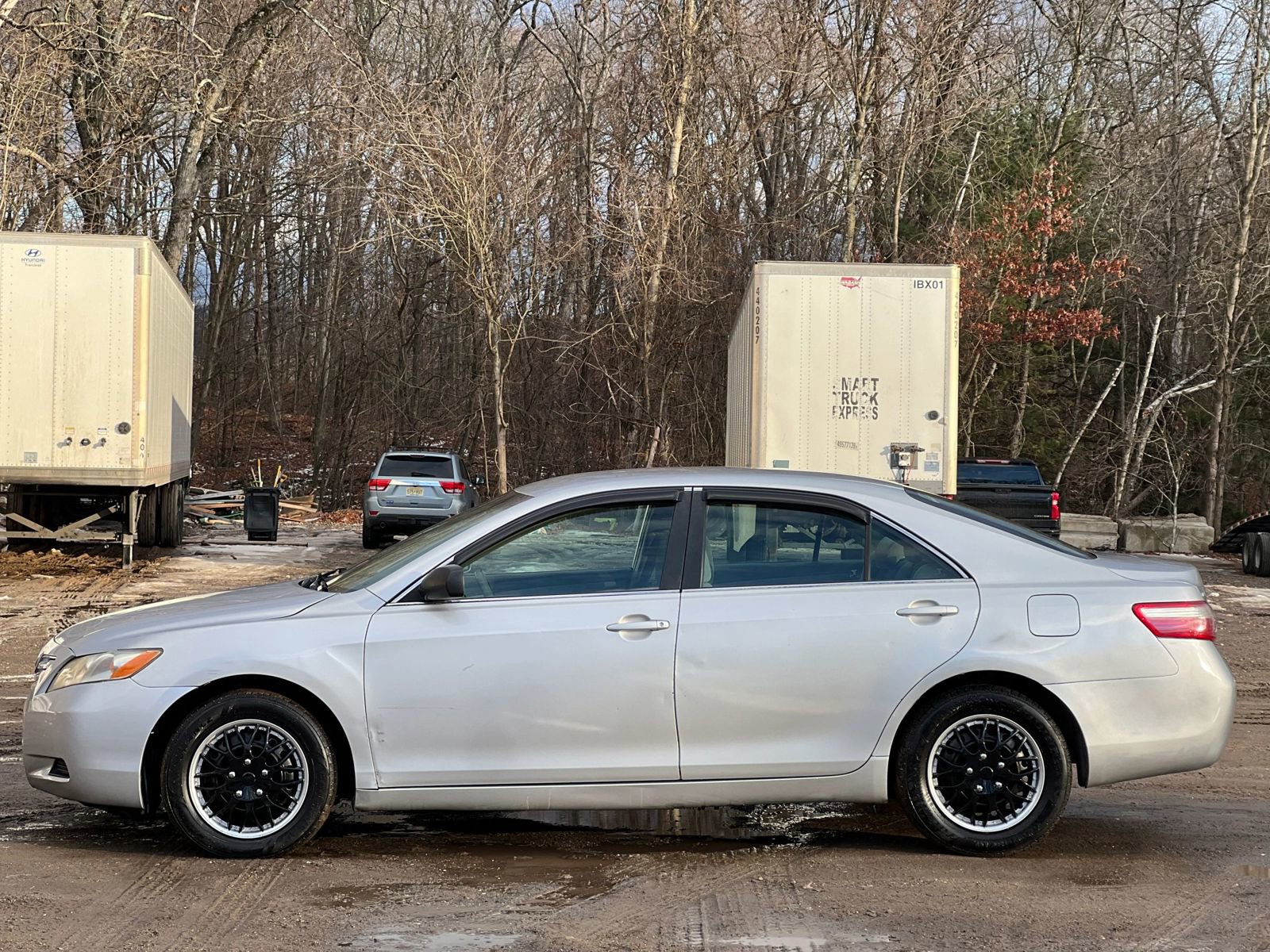 Used 2009 Toyota Camry LE FWD image 3